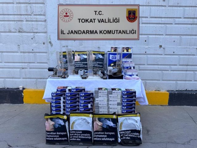 Tokat İl Jandarma Ekipleri Niksarda Yapılan Aramada 8kg.Tütün 3000 Doldurulmuş Makaron Ele Geçirdi