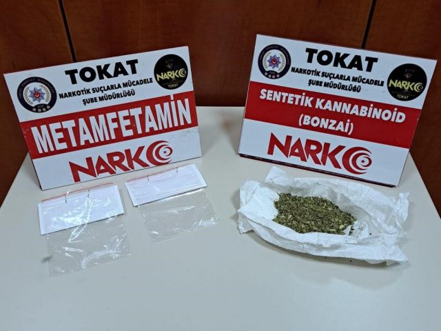 Tokat Emniyet Müdürlüğü Narkotik Ekiplerince Yapılan Eş Zamanlı Operasyonda 5 Şüpheli Göz Altına Alındı