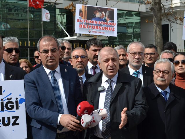 “ÜMİT ÖZDAĞ: MAVİ BOYA BU SEÇİMLERDE KULLANILANA KADAR HER GÜN BURADAYIZ”