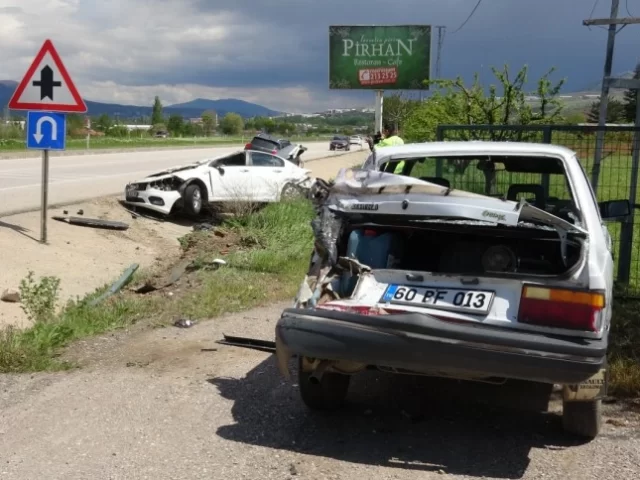 Bayramda Tokat’a gelen 4 kişilik aile trafik kazasında yaralandı