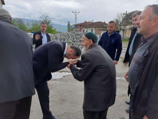 Ak Parti Tokat Milletvekili Adayı Ezc.Adem Dizer Köy ve Beldelerde Yaptığı Ziyaretlerde Halkla İç İçe Gönül Gönüle