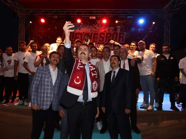 BAŞKAN EROĞLU: “3. LİGDE DE ŞAMPİYON OLACAĞIZ”