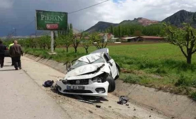 Bayramda Tokat’a gelen 4 kişilik aile trafik kazasında yaralandı