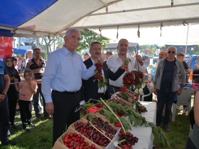 Zile Belediyesinin Geleneksel Olarak Düzenlediği Kiraz Festivaline Chp Milletvekili KAdim Durmazda Katıldı