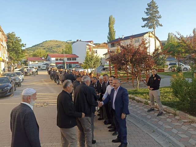 Tokat Ak Parti Milletvekili ve Anayasa Komisyonu Başkanı Av.Yusuf Beyazıt Bayramda Başçiflikte Vatanadaşlarla Bayramalaştı