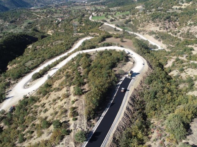 Tokat İl Özel İdaresi; Yol Medeniyettir Anlayışıyla İlimize Güvenli Ve Konforlu Yollar Kazandırmak İçin Çalışıyoruz.