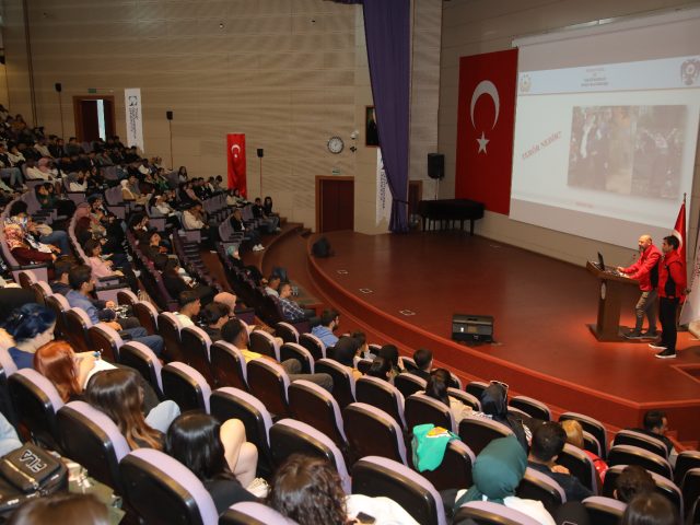 Tokat Emniyeti TEM Şube Ekipleri Togü’de Siber Suçularla İlgili Konferans Verdi