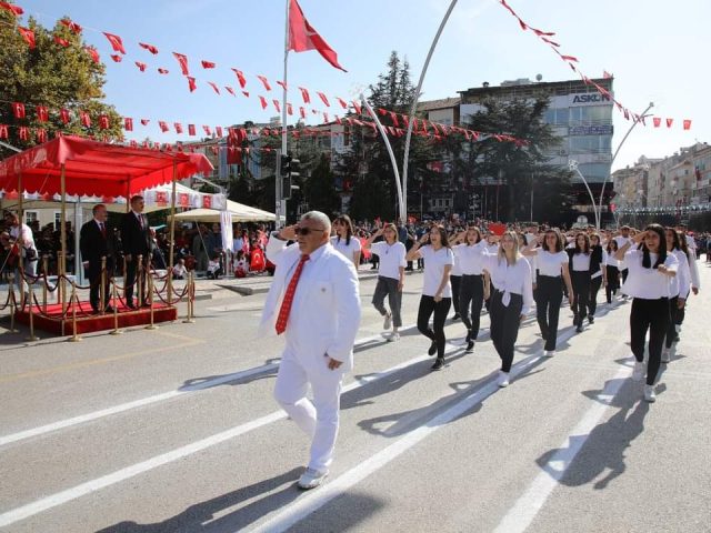 Cumhuriyetin 100’üncü Yılı Üniversitemiz Tarafından Bilimsel, Sanatsal ve Sportif Etkinliklerle Kutlandı