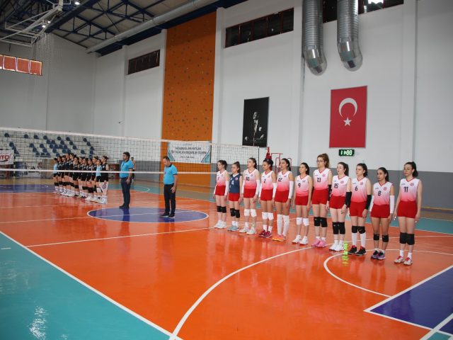 Voleybolculardan 6 Şubat  Depremleri İçin Saygı Duruşu