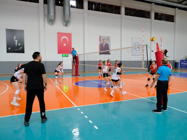 ÜNİLİG Bölgesel Voleybol Ligi Tamamlandı