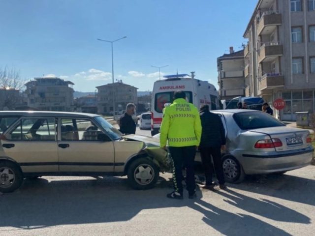 Erbaa’da Yine Aynı Kavşakta Kaza: 1 Yaralı