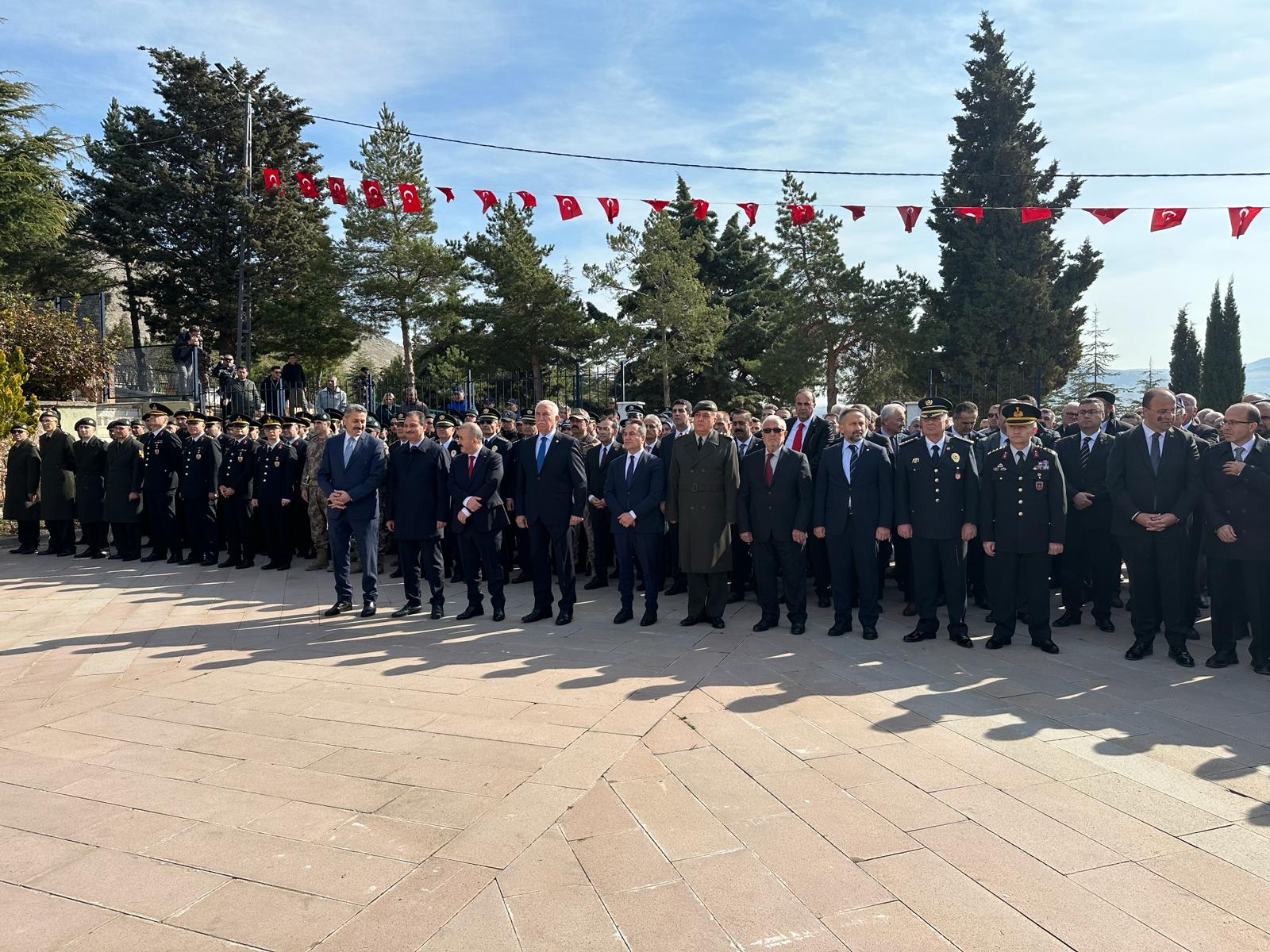 18 Mart Çanakkale Zaferinin 109.Yıldönümü Nedeniyle Erenler Şehitliğinde Tören Düzenlendi