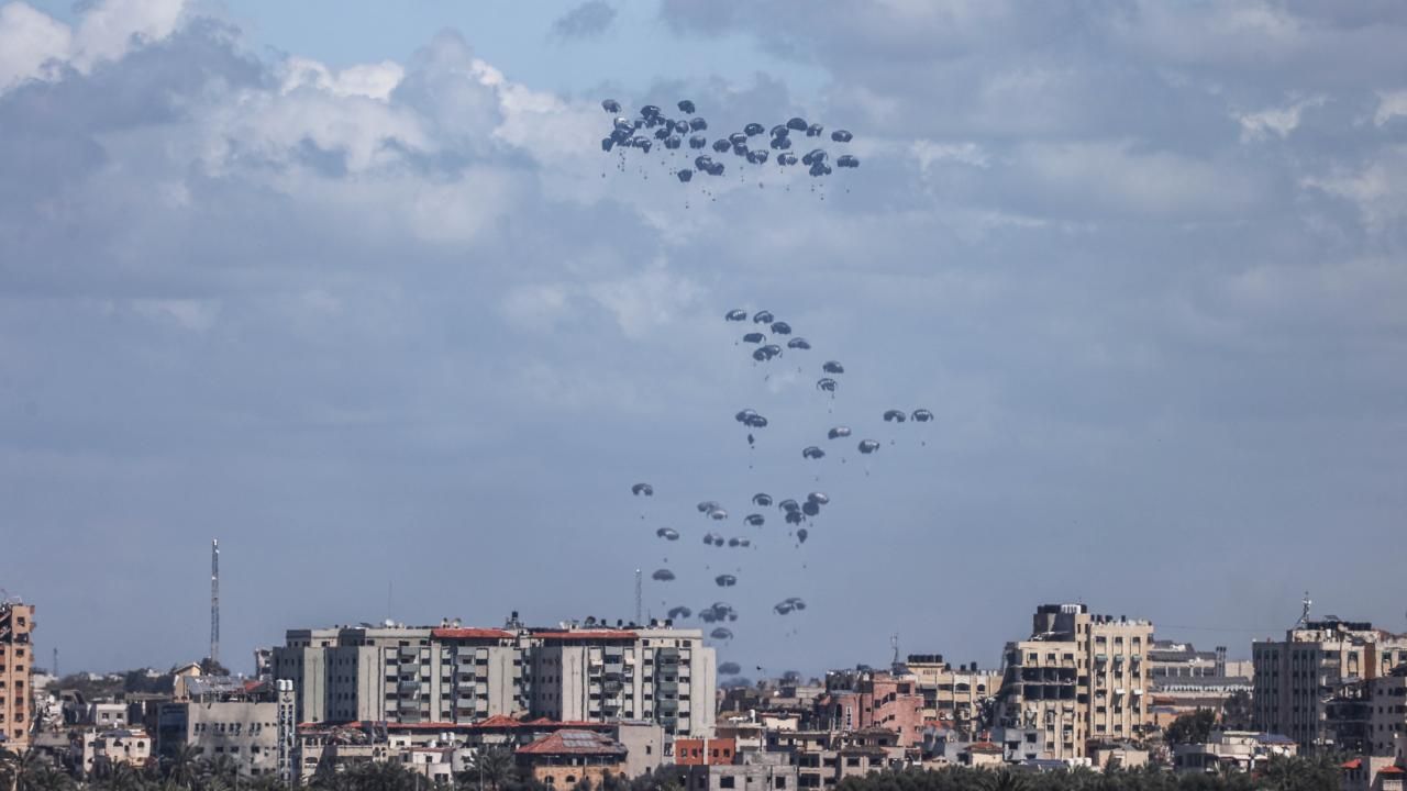 Gazzede yardim parasutleri acilmadi Cok sayida olu ve yarali var