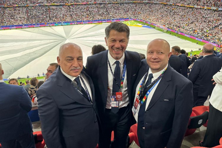 Buyukeksi EURO 2024 acilisi oncesi FIFA ve UEFA baskanlari ile bulustu