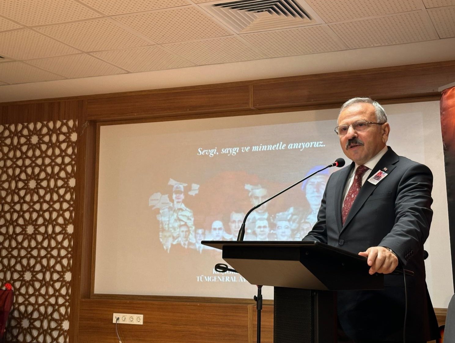 Sehit Tum General Aydogan Aydin Adini Tasiyan Fen Lisesi Ogrencilerinin Hazirladigi Programala Anildi