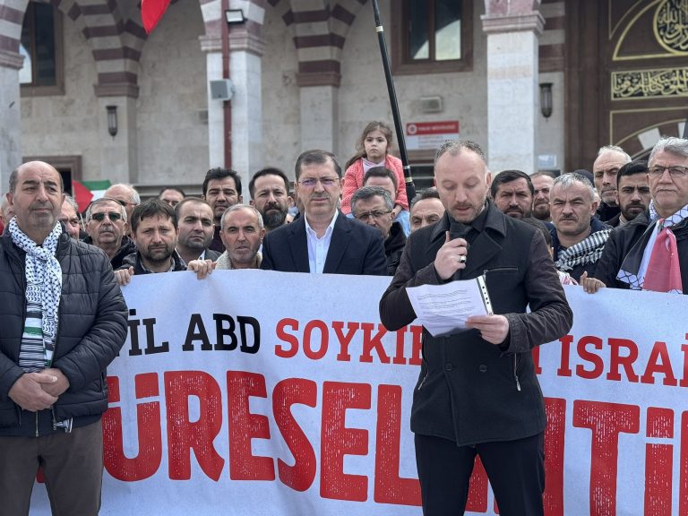 Tokat’ta Gazze İçin Tek Yürek: “Gazze Ölüyor, Ayağa Kalk” Programına Yoğun Katılım
