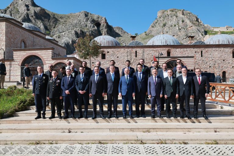 Bakan Yardımcısı Turan, Tokat’ta Tarihî Sulusokak’ı İnceledi