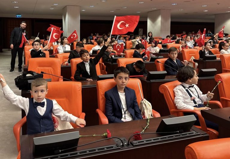 TBMM’de 23 Nisan Coşkusu: Çocuklar Vekil Oldu