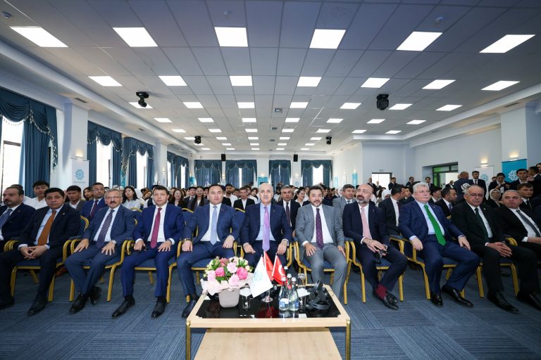 Yusuf Beyazıt, Kırgızistan’da Türk Dünyasının Gençleriyle Buluştu