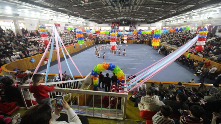 Tokat’ta 23 Nisan Coşkusu “7 Bölge Türkiye” Gösterisiyle Zirveye Ulaştı