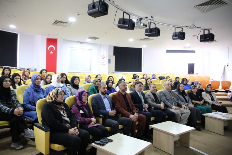 Tokat’ta Ebelerin Mesleki Gelişimine Katkı: Normal Doğum Eğitim Programı Tamamlandı