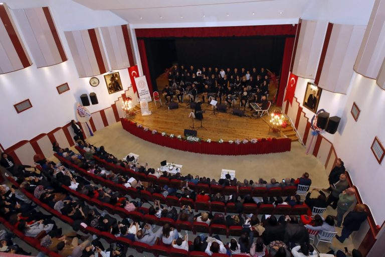 Tokat’ta Baharın Ritmi Sanatla Buluştu: Bahar Konserine Yoğun İlgi