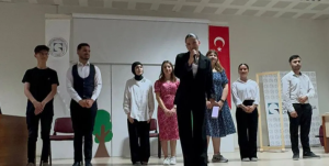 Erbaa’da Tiyatro Coşkusu: “Gülemiyorum” Oyunu Büyük İlgi Gördü