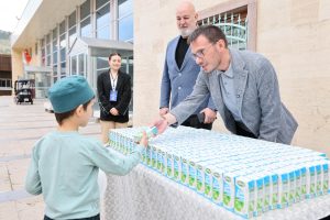 Belediye Başkanı Yazıcıoğlu’ndan Dünya Süt Günü Mesajı: Sağlıklı Nesiller İçin Ballı Süt