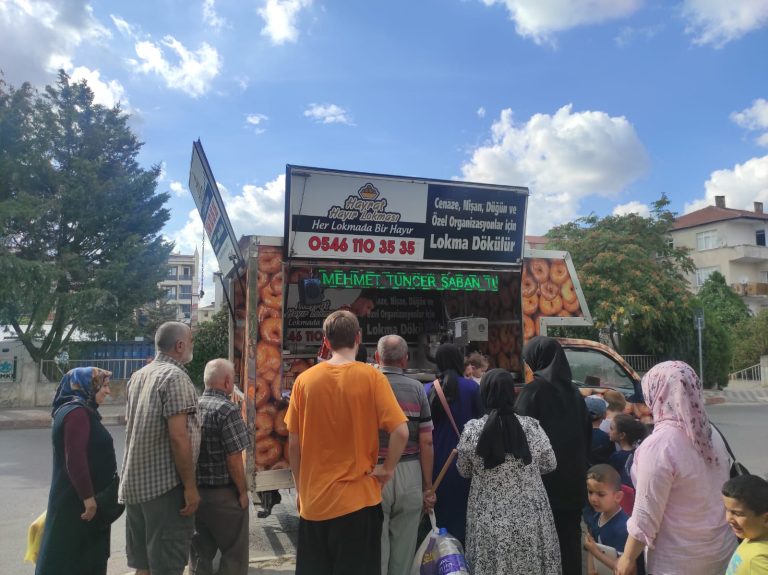 Hayır Lokması Kimler Lokma Döktürür?