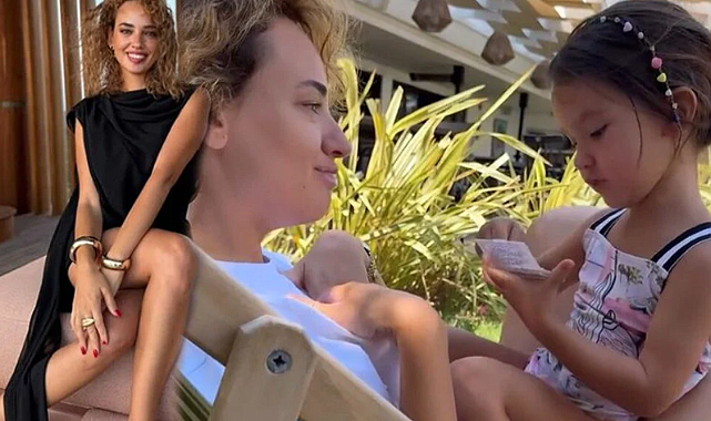 Seda Bakan ve Kızı Ela’dan Sevimli Anlar: Ünlü Oyuncunun Yaz Tatili Sette ve Eğlenceyle mi Geçiyor?