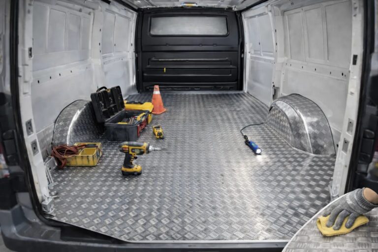 Araç İçi Kaplama Aracın Değerini Düşürür mü?