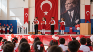 Tokat’ta 29 Ekim coşkusu: TOKİ İlköğretim Okulu öğrencileri sahneye çıktı